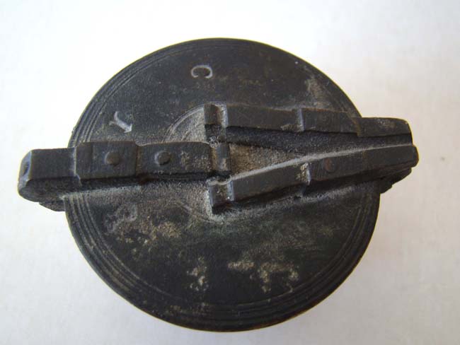A small 18th century bronze nest of weights — image 3